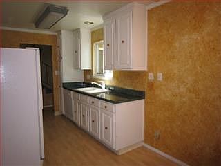 3rd image of 420 Alberto Way Unit 40