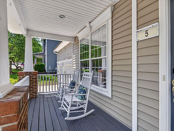 3rd image of 5 Pinestraw Way