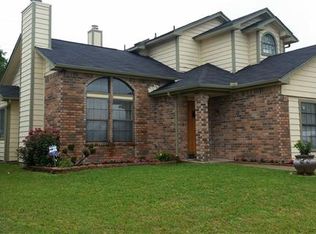 620 Lemons Dr, Cedar Hill, TX 75104