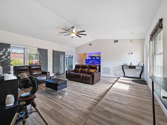 4th image of 11219 NW 43rd Court