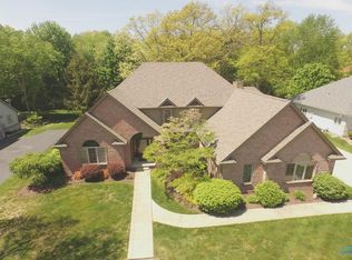 732 Lost Lakes Dr, Holland, OH 43528