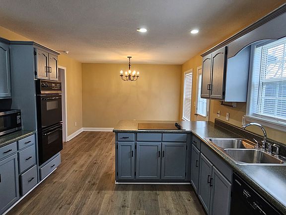 3rd image of 1726-1730 31st St NE #1726