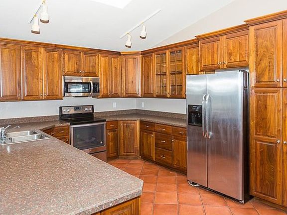 4th image of 728 Hunt Dr