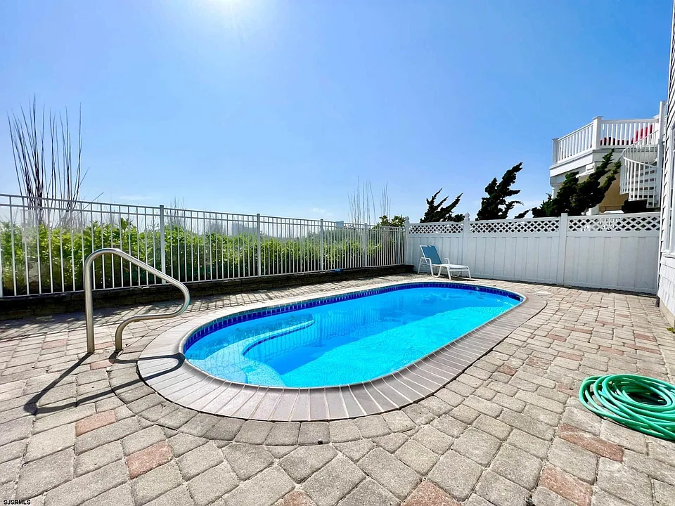 24 Ocean Dr W