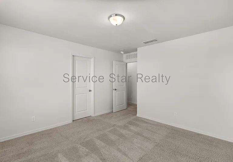 2402 E Alonso Dr — Photo 21