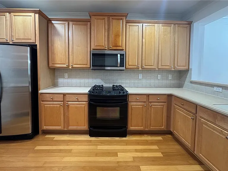2545 Gadsen Walk — Photo 9