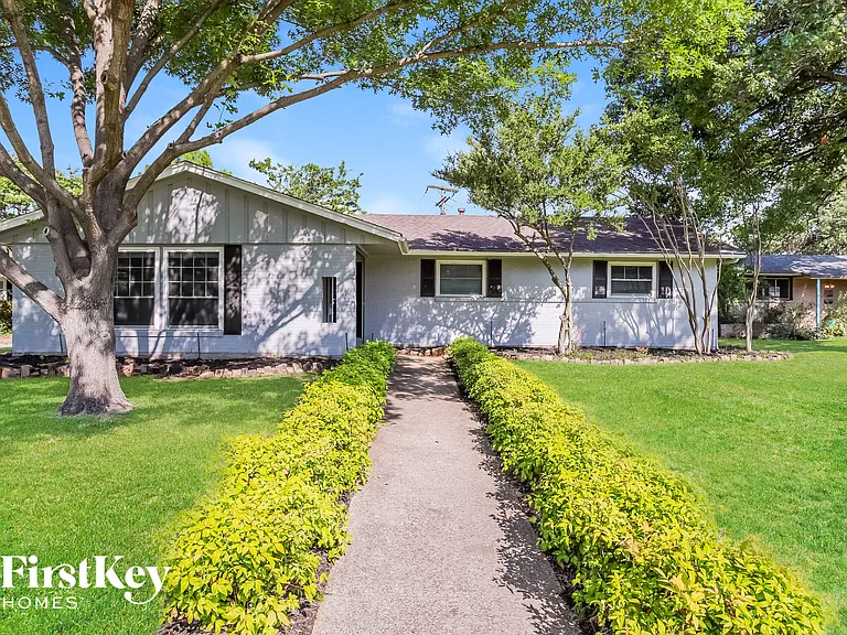 3439 Timberview Rd — Photo 1