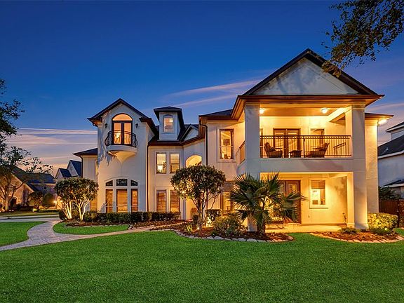 2nd image of 27 Old Windsor Way