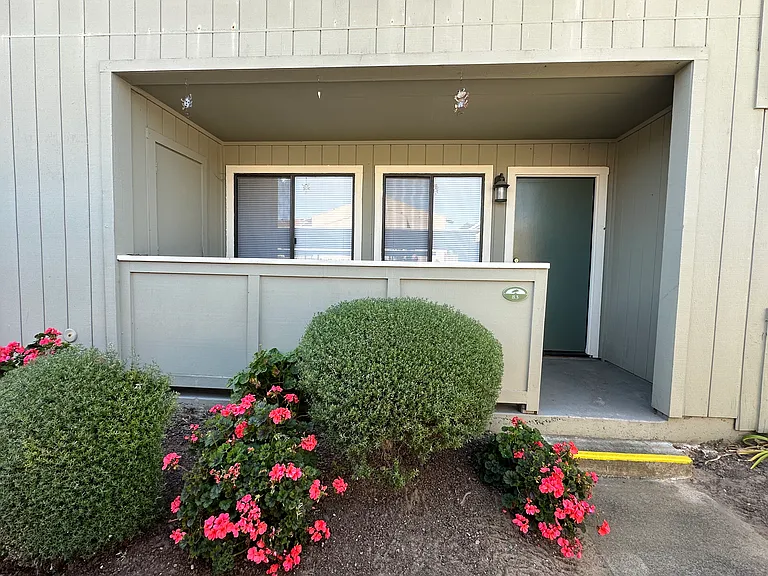 820 Casanova Ave #83 — Photo 3