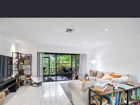 3rd image of 4306 Carambola Cir N