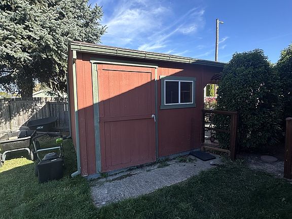 4th image of 3432 Cathern Rd