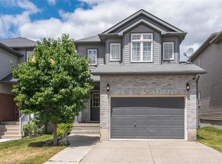 330 Featherstone Cres, Kitchener, ON N2R1Z2