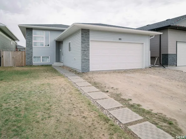 205 Reddekopp Lane, Warman, SK S0K 4S3