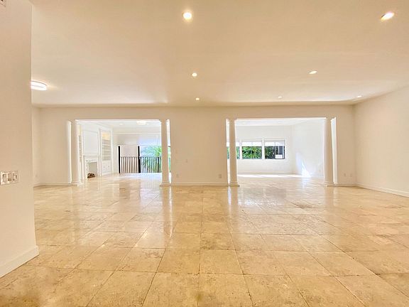 5th image of 2000 S Bayshore Dr APT 74