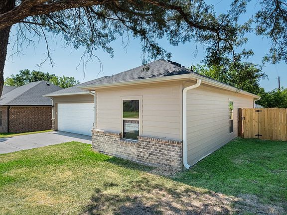 2nd image of 1001 Rebekah Dr
