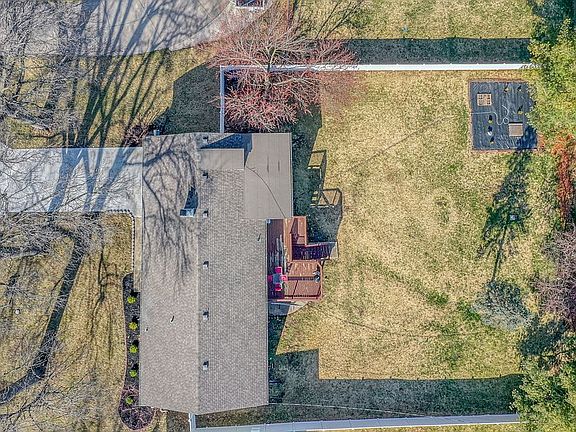 5th image of 1008 W 93rd St