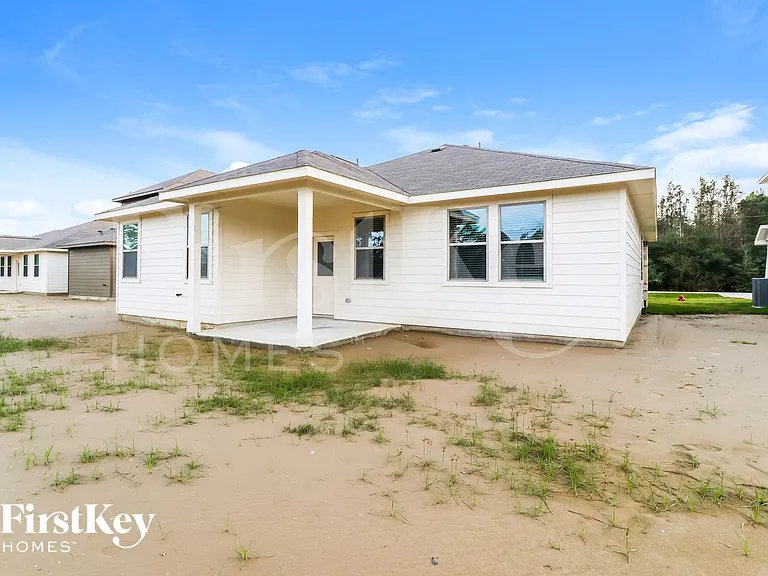 14735 Country Club Rd — Photo 14