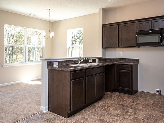 3rd image of 1005 Trevino Pl
