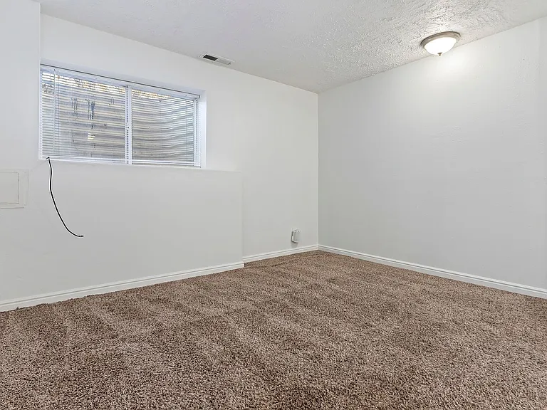 443 N Dorothea Way — Photo 19