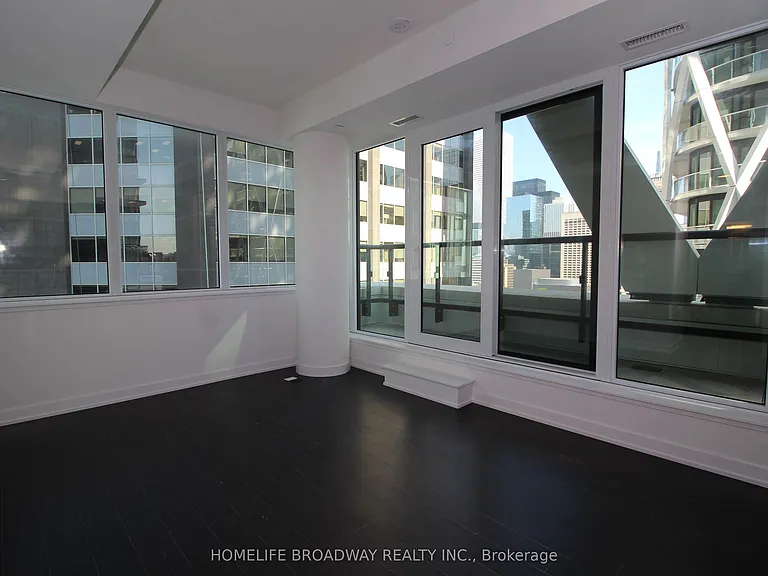 238 Simcoe St #1204 — Photo 4