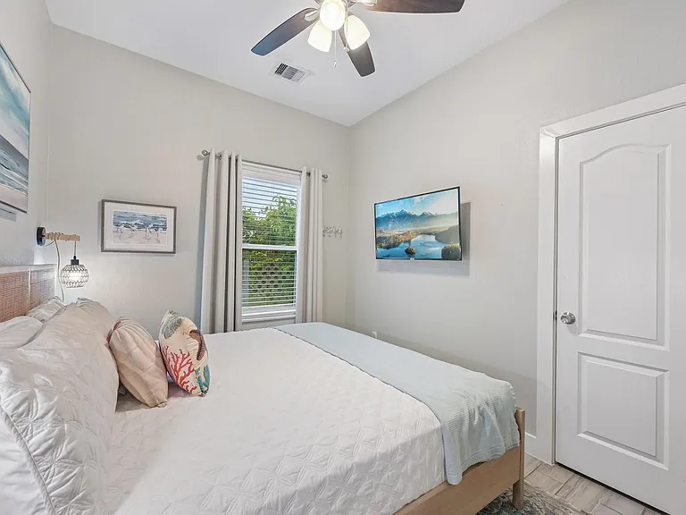 1022 Avenue L — Photo 18