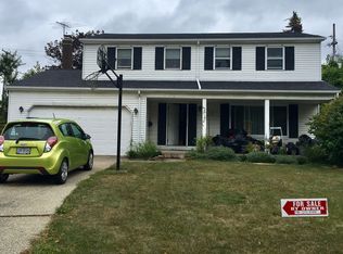 25150 Randall Dr, North Olmsted, OH 44070