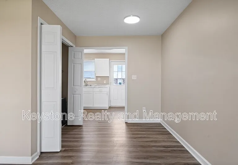 290 Thompsonville Ln #303 — Photo 4