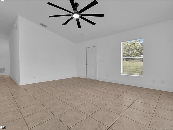 4th image of 5236/5238 28th St SW