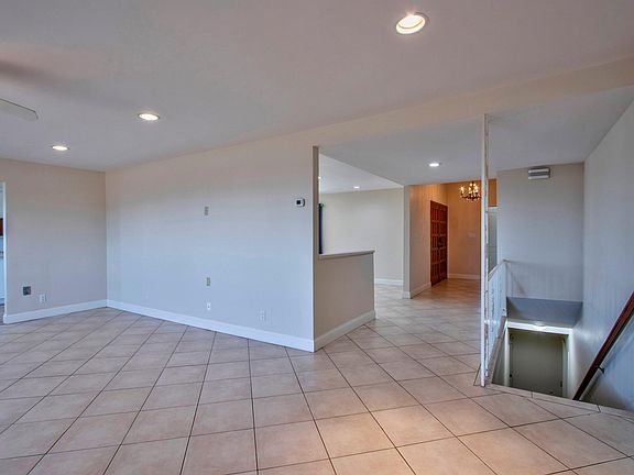 5th image of 1055 Barsby St