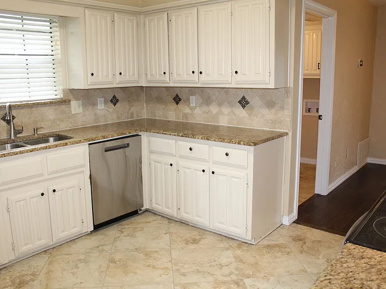 4037 Leon Dr — Photo 7