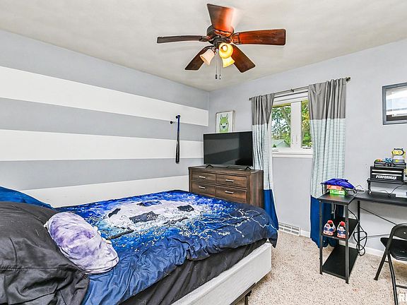 5th image of 470 E Fernwood St