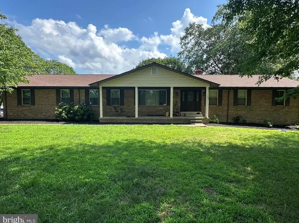 61 Honeysuckle Ln, Owings, MD 20736