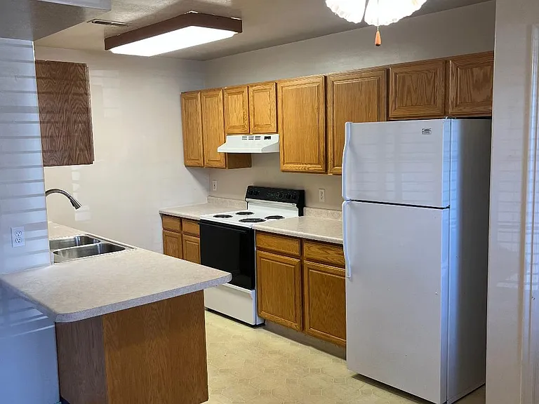 4933 S 300 W #C — Photo 5