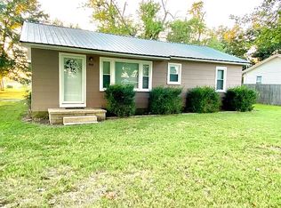 909 S Pollock St, Campbell, MO 63933