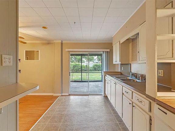 2nd image of 3246 Heatherbrook Ct