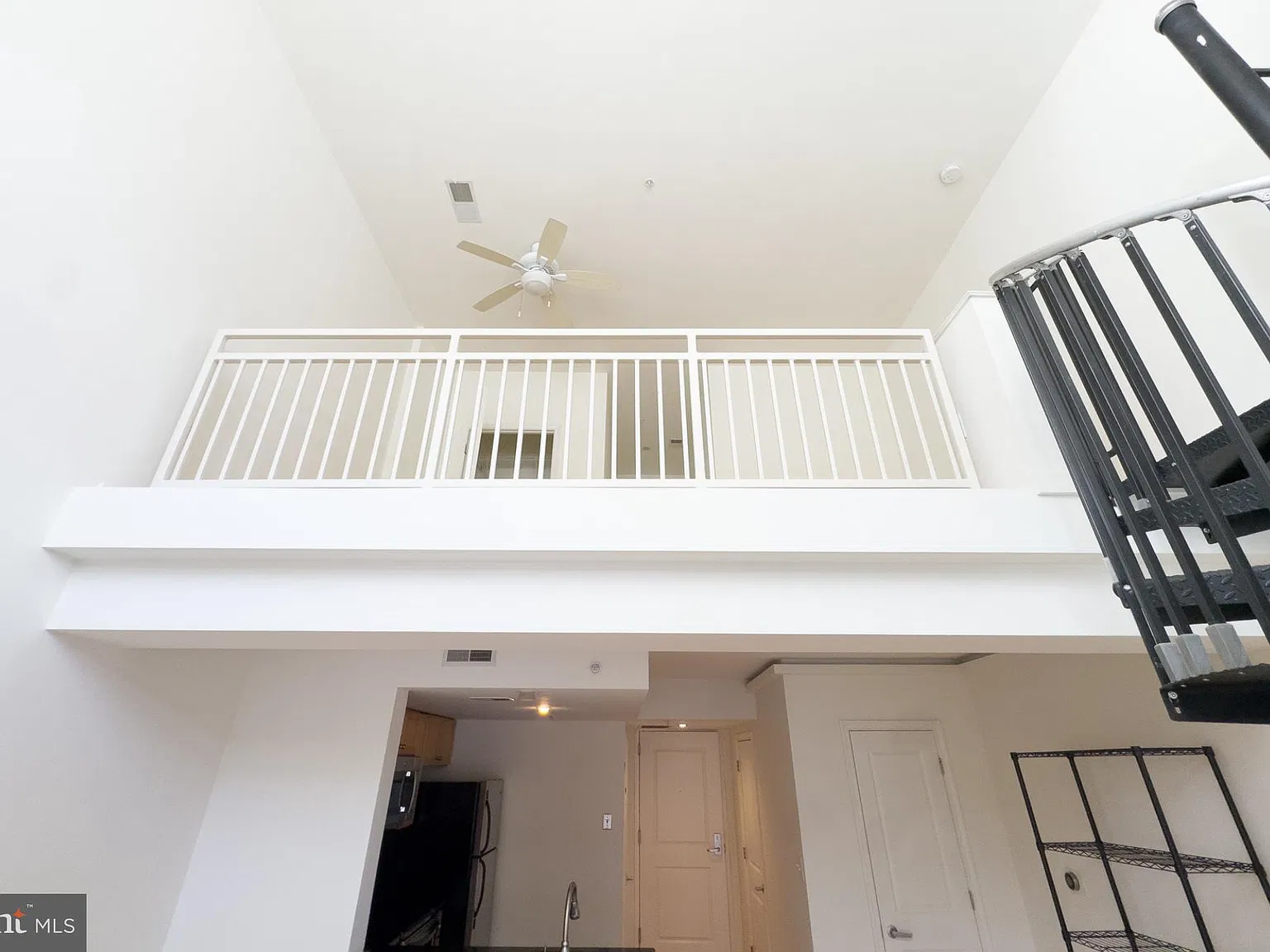 1 bed, 1.5 bath, 669 sqft, $2,500 — Photo 4