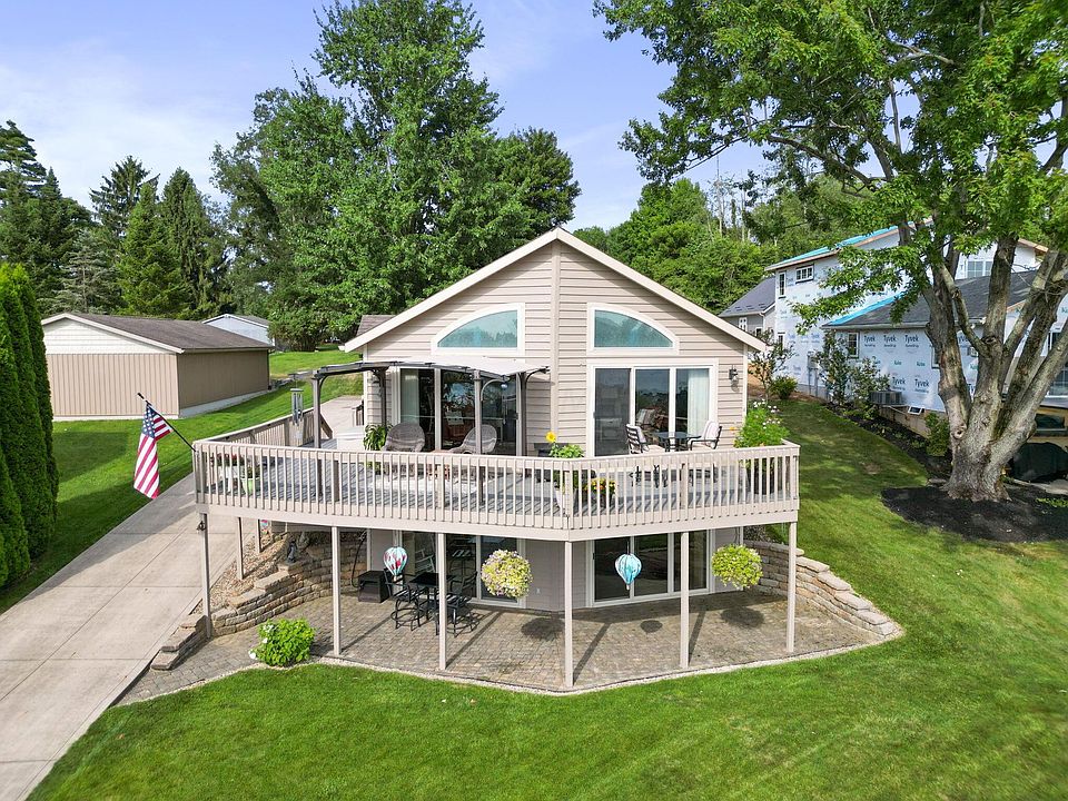 1st image of 396 Lakeview Heights Dr