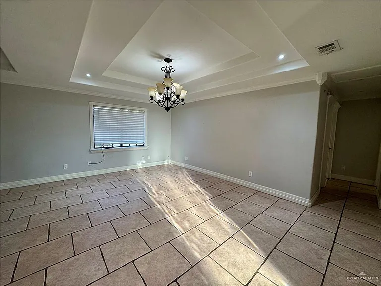 2218 N Wilson Dr — Photo 9