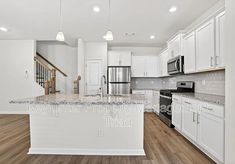 4009 Beckton Trl — Photo 2