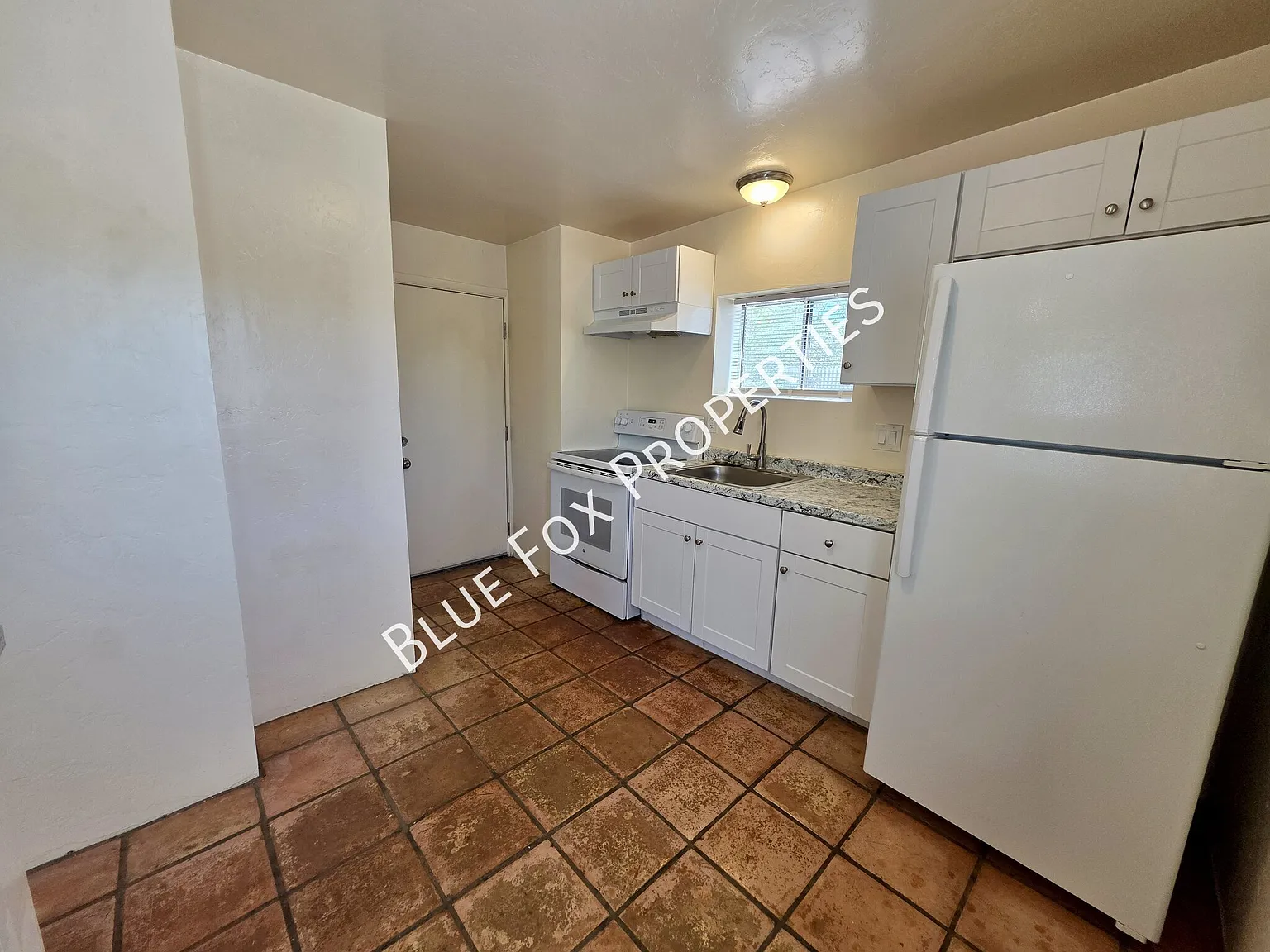 3401 E Bermuda St — Photo 4