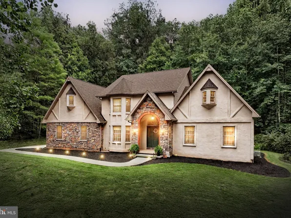 2571 Deep Hollow Rd, Dover, PA 17315