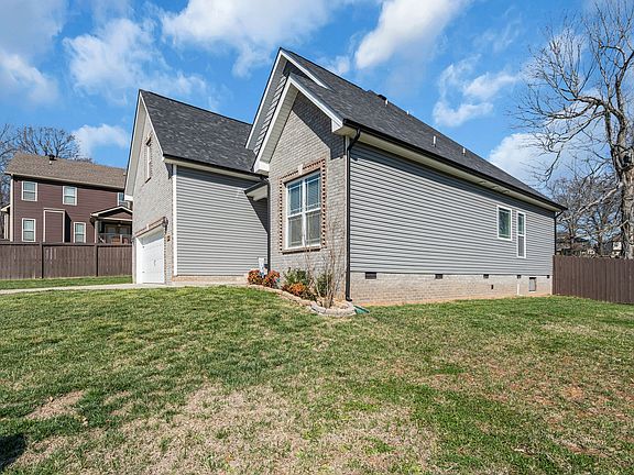 3rd image of 105 Brumfield Ct