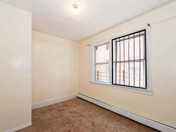 4th image of 17728 105th Ave