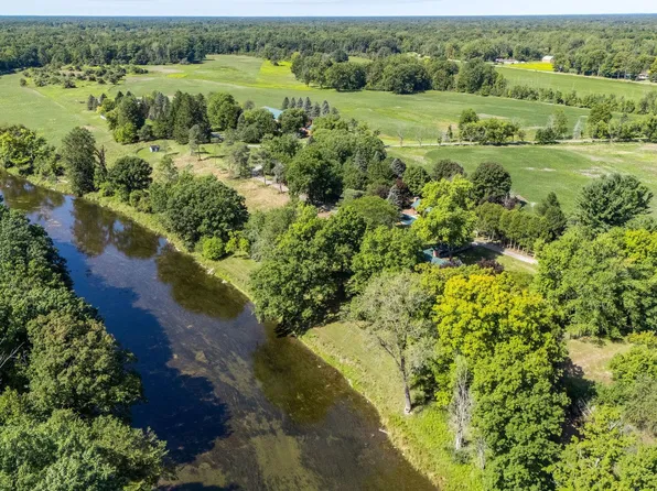 456/458 E Chippewa River Rd, Midland, MI 48640