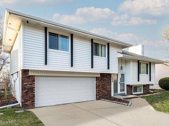 2nd image of 4829 Aspen Dr