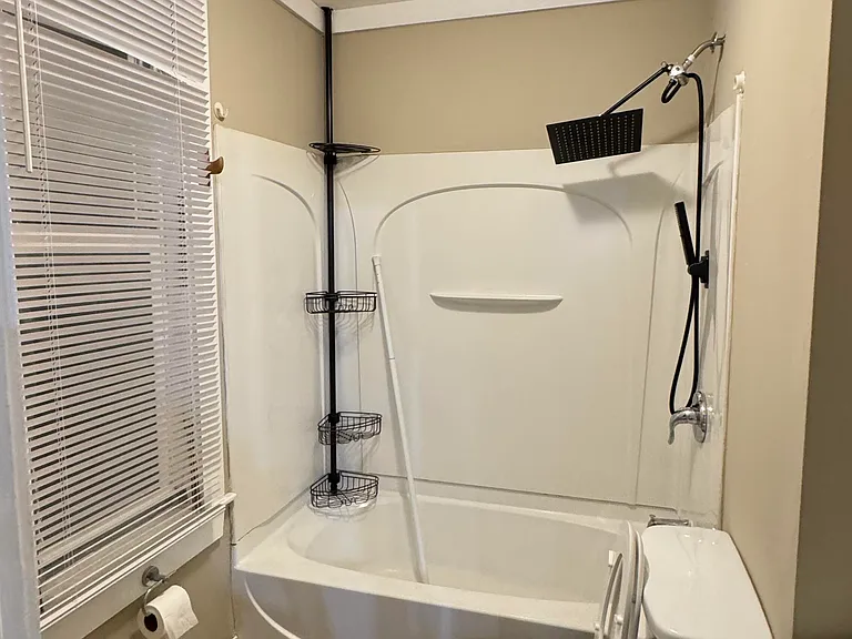 215 Notre Dame Ave #1 — Photo 11