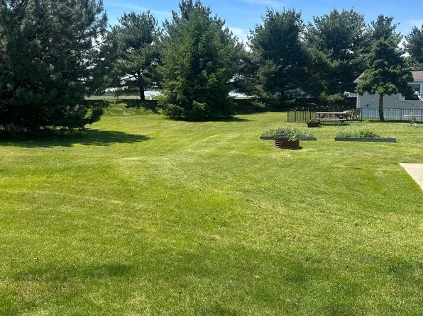 1077 Cherry St #36, Manteno, IL 60950