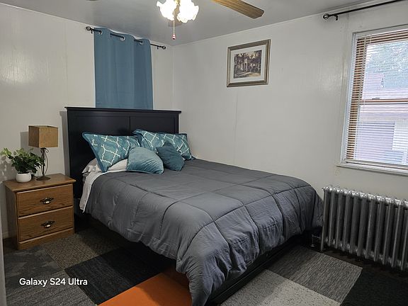 4th image of 305 Michigan Ave #1