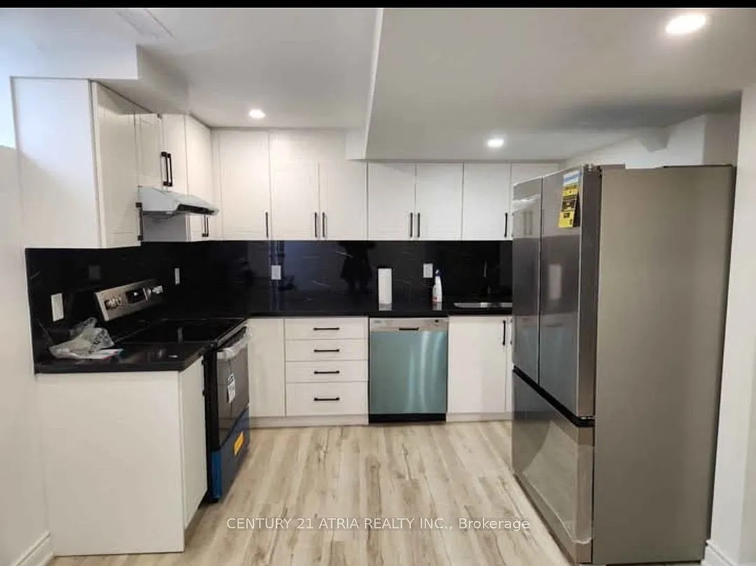 3 bed, $2,200 — Photo 3