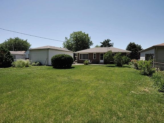 4th image of 2413 Fisher Ave
